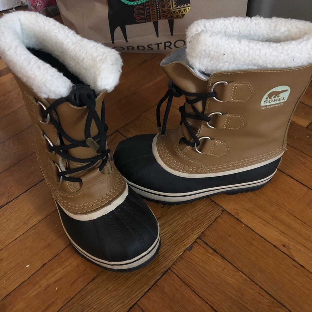 Sorel hand crafted natural rubber snow/rain boots